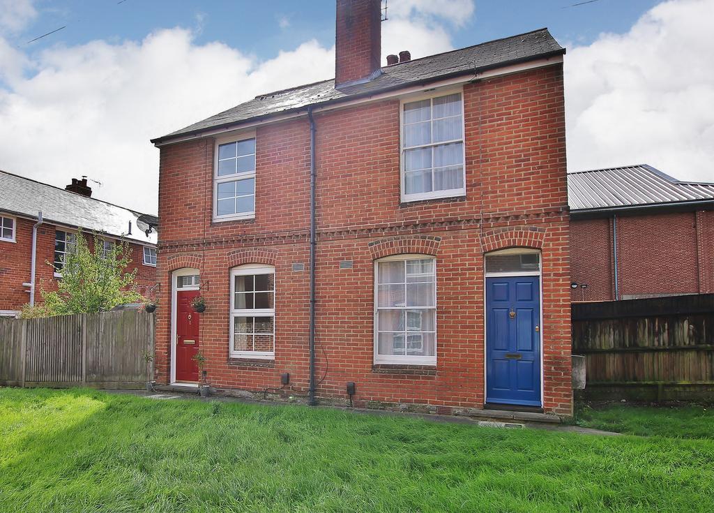 Middle Brook Street, SemiDetached house, Winchester 2 bed semidetached house to rent £1,500