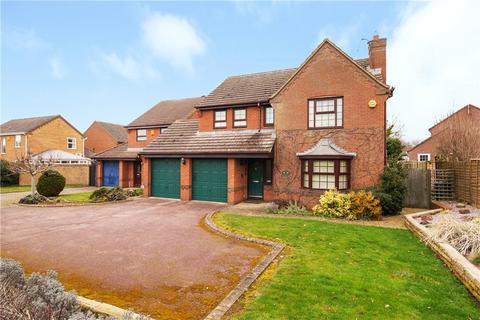 4 bedroom house for sale - Maple Close, Towcester, Northamptonshire, NN12