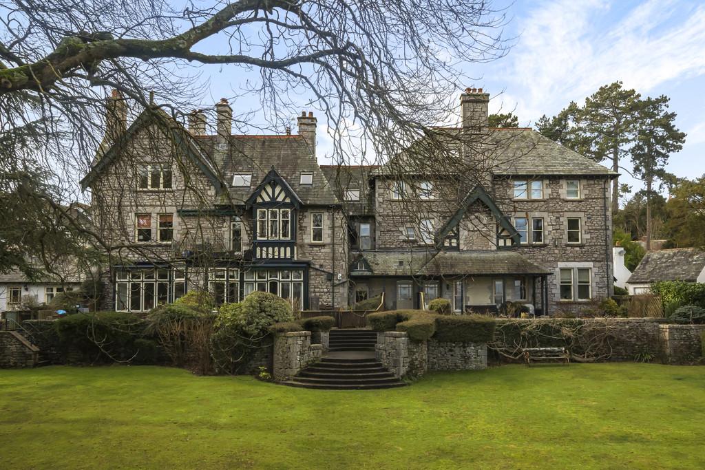Front aspect of Berners Close &amp; Communal Grounds