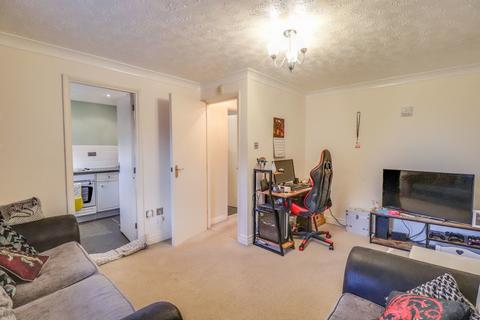 2 bedroom ground floor flat for sale - London Road, Benfleet