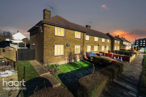 15 Dunstable Road, Romford, RM3 8JB