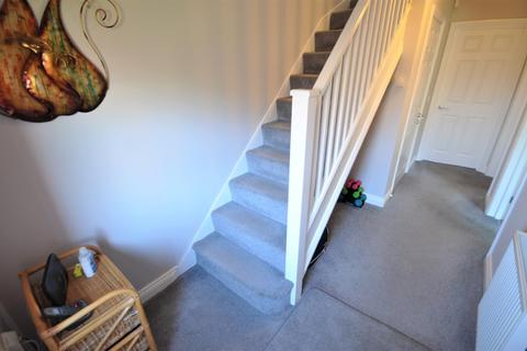24 Chace Court, Thorne, Doncaster, DN8 4BW