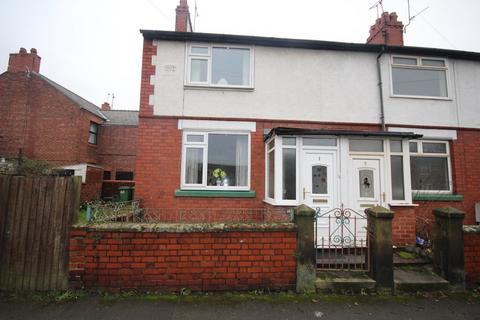 2 bedroom end of terrace house for sale - Dean Road, Rhosnesni