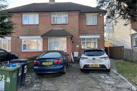 2 bedroom ground floor flat to rent, Brownhill Road, Catford , London,