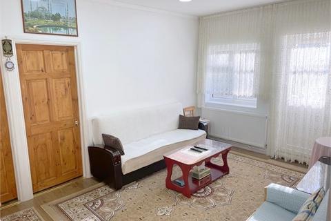 2 bedroom ground floor flat to rent, Brownhill Road, Catford , London,