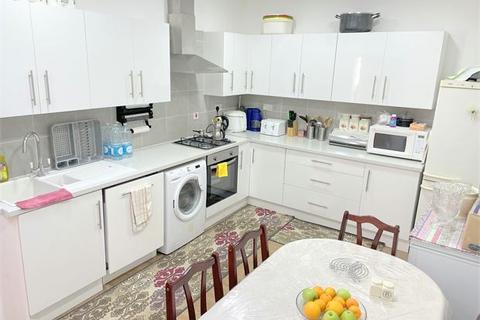 2 bedroom ground floor flat to rent, Brownhill Road, Catford , London,