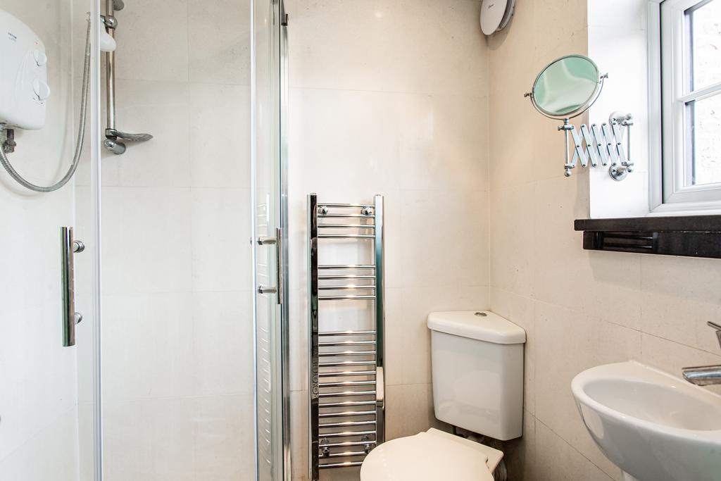 Bedroom Two (En-Suite)