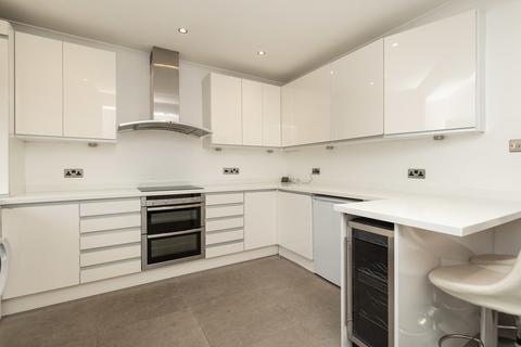 34 Albany Court, Epping, CM16 5ED