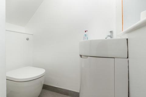 34 Albany Court, Epping, CM16 5ED