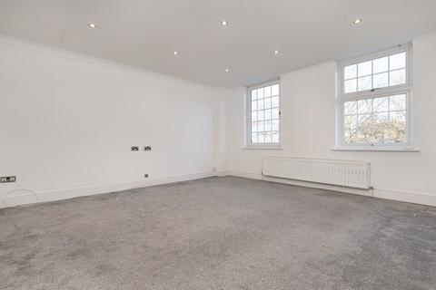 34 Albany Court, Epping, CM16 5ED