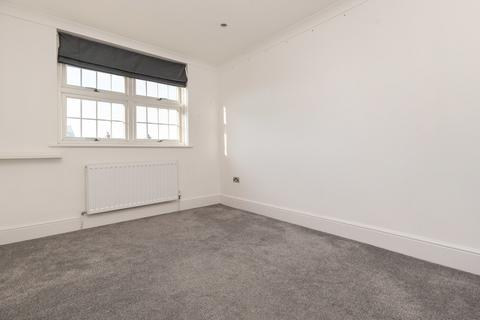 34 Albany Court, Epping, CM16 5ED