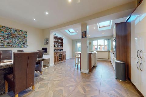 214 Beech Avenue, Northampton, NN3 2LE