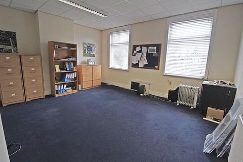 Office to rent, London Road North, Poynton