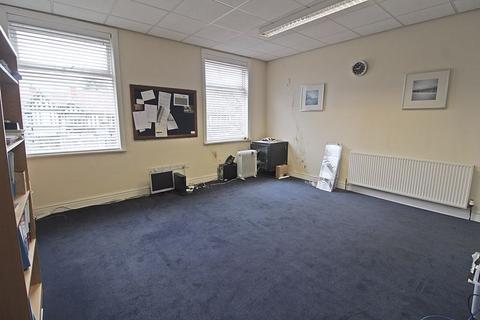 Office to rent, London Road North, Poynton