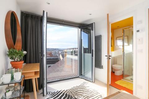 58 Raymend Road, Bristol, BS3 4QW