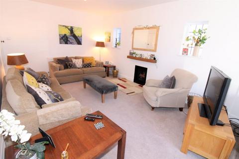 15 Fiddicroft Avenue, Banstead, SM7 3AD