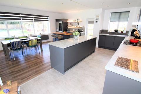 15 Fiddicroft Avenue, Banstead, SM7 3AD