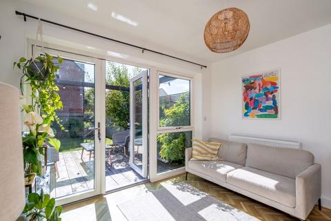 5 Windmill Close, Chichester, PO19 8FW