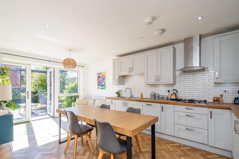 5 Windmill Close, Chichester, PO19 8FW