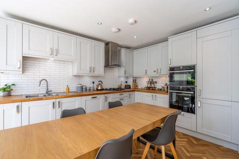 5 Windmill Close, Chichester, PO19 8FW