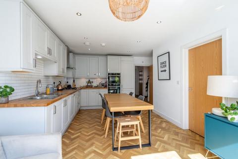 5 Windmill Close, Chichester, PO19 8FW