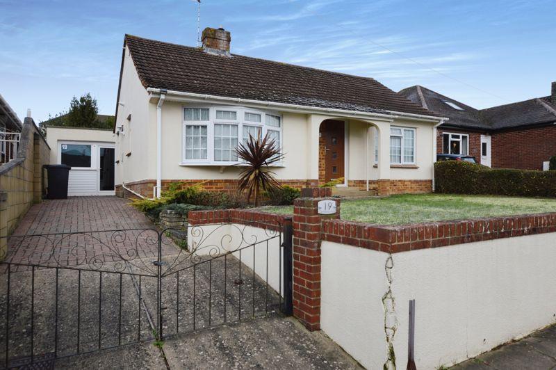 Road, Salisbury 2 bed bungalow £350,000