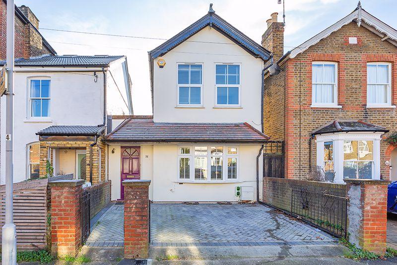 East Road, Kingston Upon Thames, KT2 3 bed semidetached house to rent