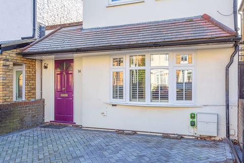 3 bedroom semi-detached house to rent - East Road, Kingston Upon Thames, KT2
