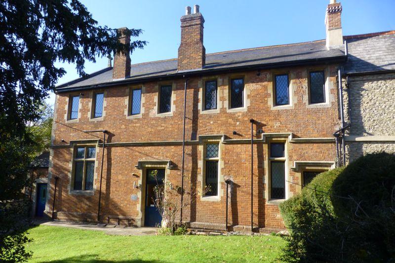 5 Priory Lane, Bicester 1 bed apartment £220,000