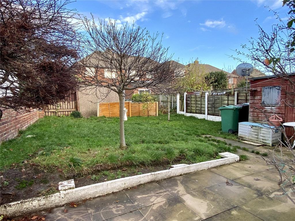 Douglas Avenue, Soothill, Batley, WF17 2 bed bungalow £150,000