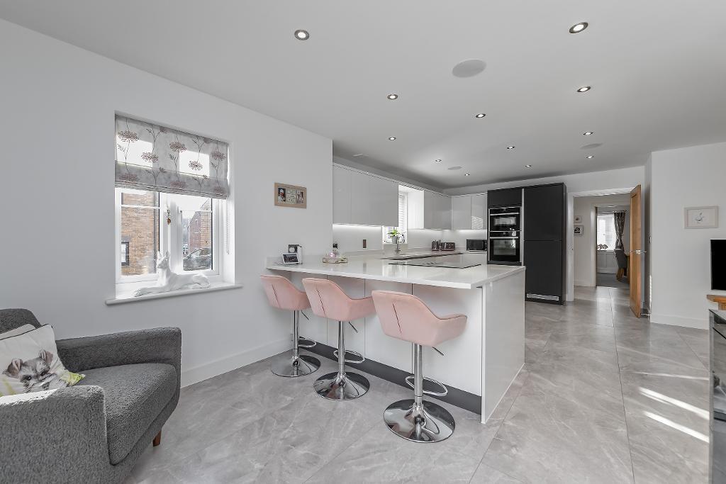 Woodland Gardens, Maulden, Bedfordshire, MK45 2SE 4 bed detached house