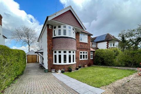 4 bedroom detached house for sale, Langley Oaks Avenue, South Croydon, CR2 8DH