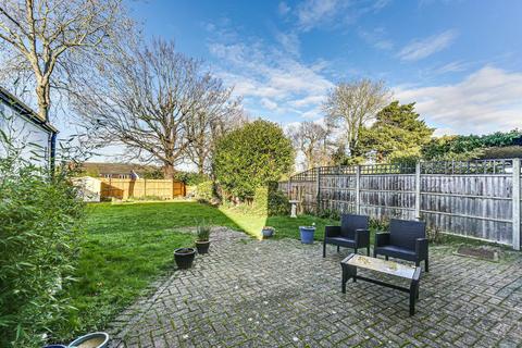 4 bedroom detached house for sale, Langley Oaks Avenue, South Croydon, CR2 8DH