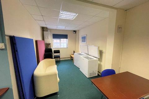 Office to rent, 16 Queens Road, Southend on Sea, Essex, SS1 1LU