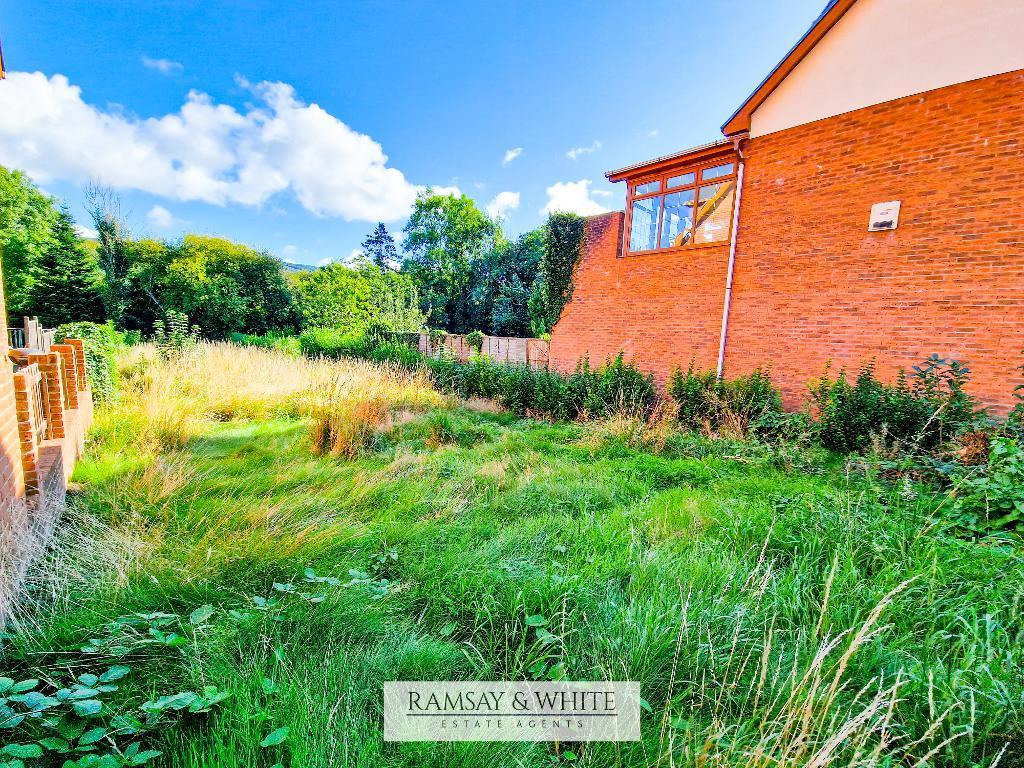 Belmont Terrace, Aberaman, Aberdare, CF44 6UW 4 bed property with land