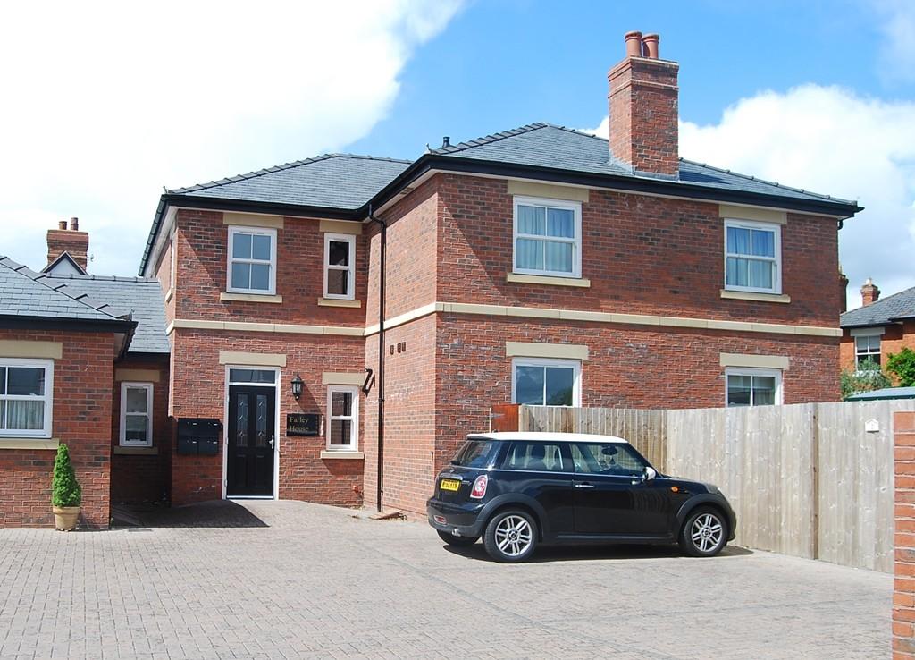 Lower Howsell Road, Malvern 2 bed apartment £149,950