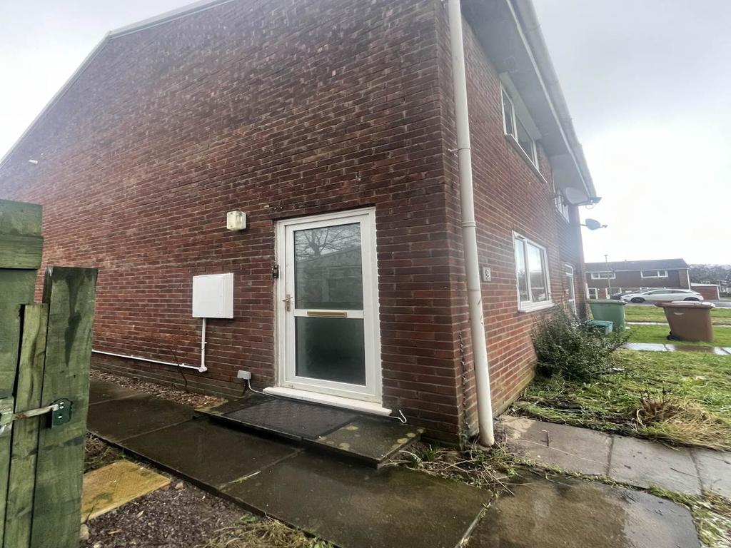Bro Y Fan, Mornington Meadows... 2 bed house £725 pcm (£167 pw)