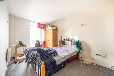 1 bedroom flat to rent - Longbridge Road, Barking, IG11