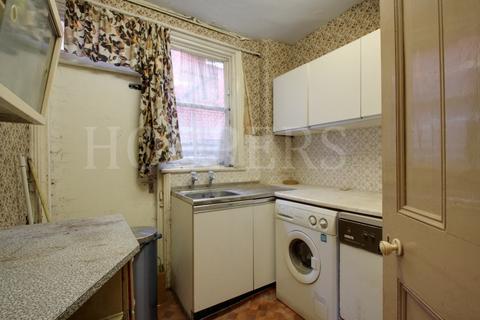 4 bedroom terraced house for sale - Mora Road, London, NW2