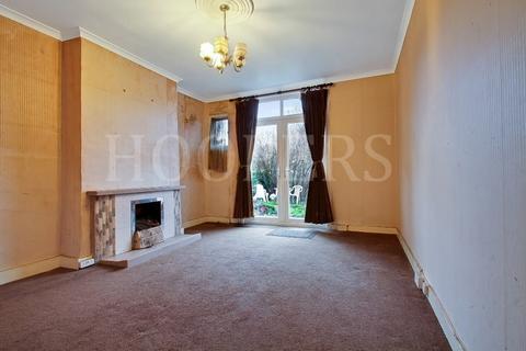 4 bedroom terraced house for sale - Mora Road, London, NW2