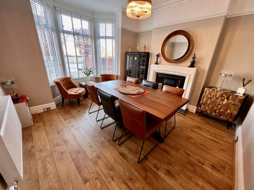 Chapel Lane, New Longton, Preston, PR4 3 bed semidetached house £399,950