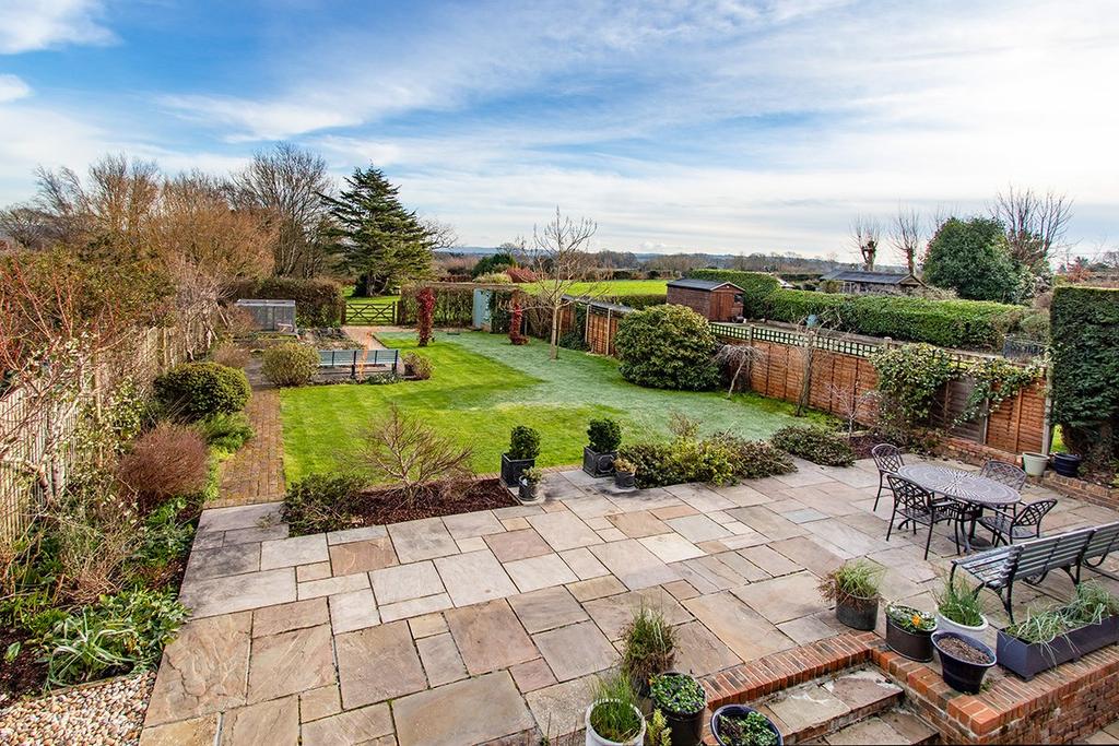 Whatlington Road, BATTLE, TN33 4 bed detached house for sale £995,000