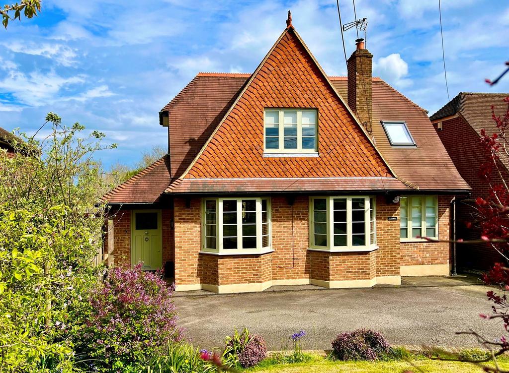 Whatlington Road, BATTLE, TN33 4 bed detached house for sale £950,000
