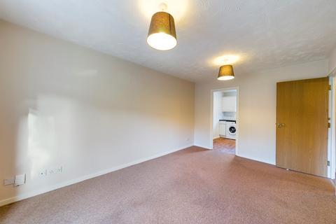 2 bedroom apartment for sale - Redoubt Close, Hitchin, SG4