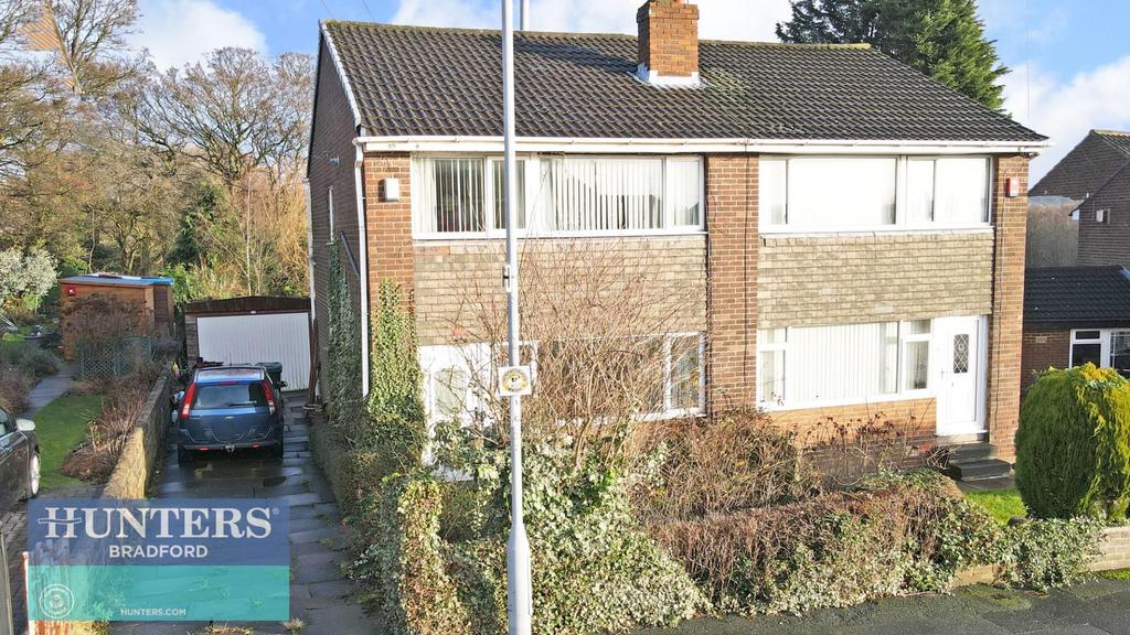 Woodrow Drive, Low Moor, Bradford 3 bed semidetached house £175,000