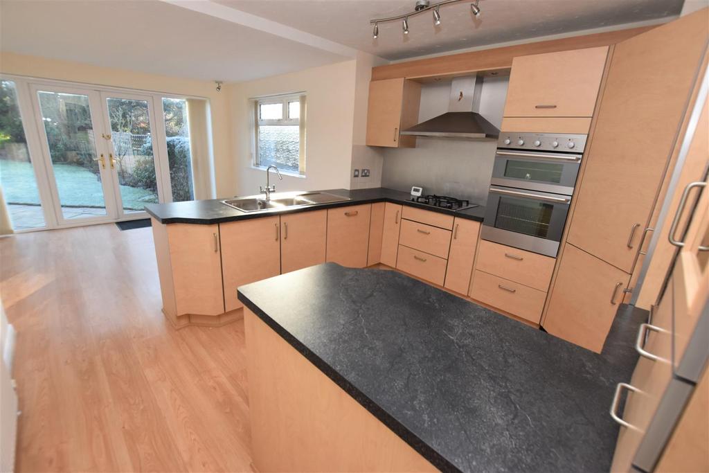 Nunburnholme Avenue, North Ferriby 3 bed detached house £1,250 pcm (£