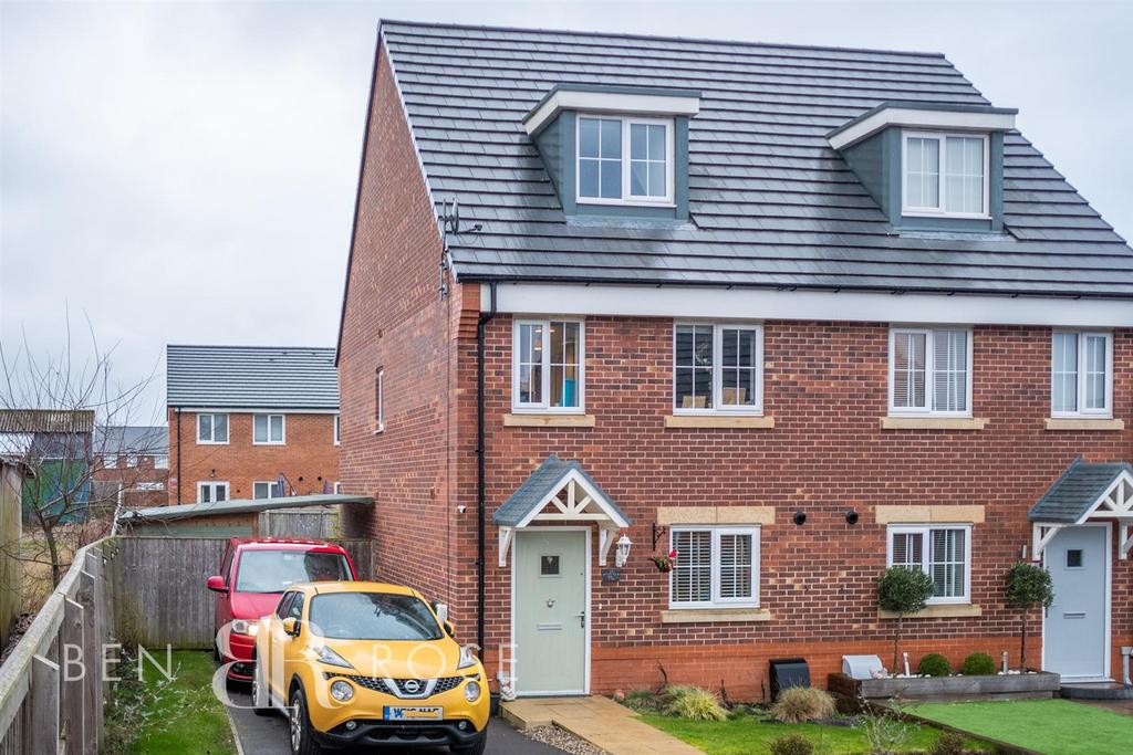 Derby Way, Burscough, Ormskirk 3 bed semidetached house £279,995
