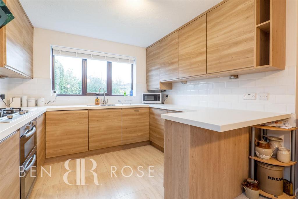 Grange Drive, Euxton, Chorley 2 bed detached bungalow £289,995