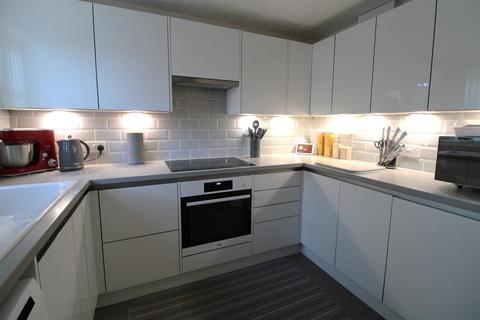 2 Acre Close, Daventry, NN11 0PF