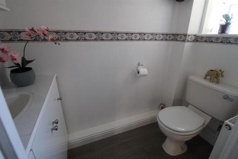 2 Acre Close, Daventry, NN11 0PF